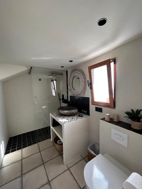 aseo luminoso blanco