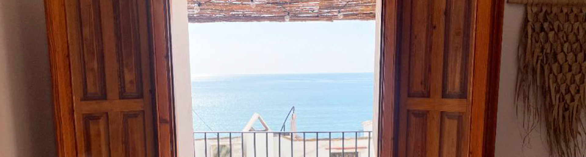 ventanal con vistas al mar